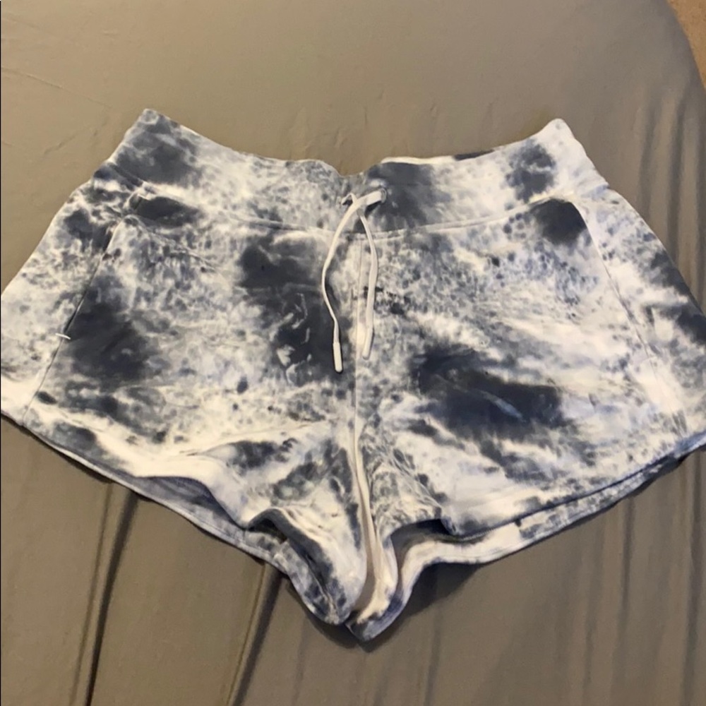 Inner glow marble dye shorts